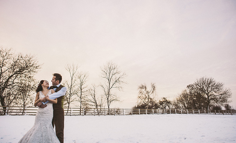 winter wedding photographer mythe barn